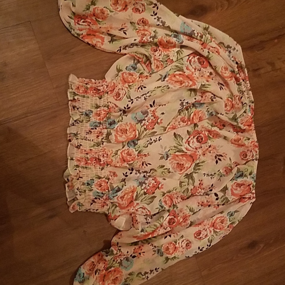 Long sleeved- elastic flower shirt